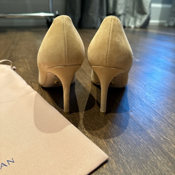 Stuart Weitzman 75 Pointed Toe Pumps - Picture 3 of 6